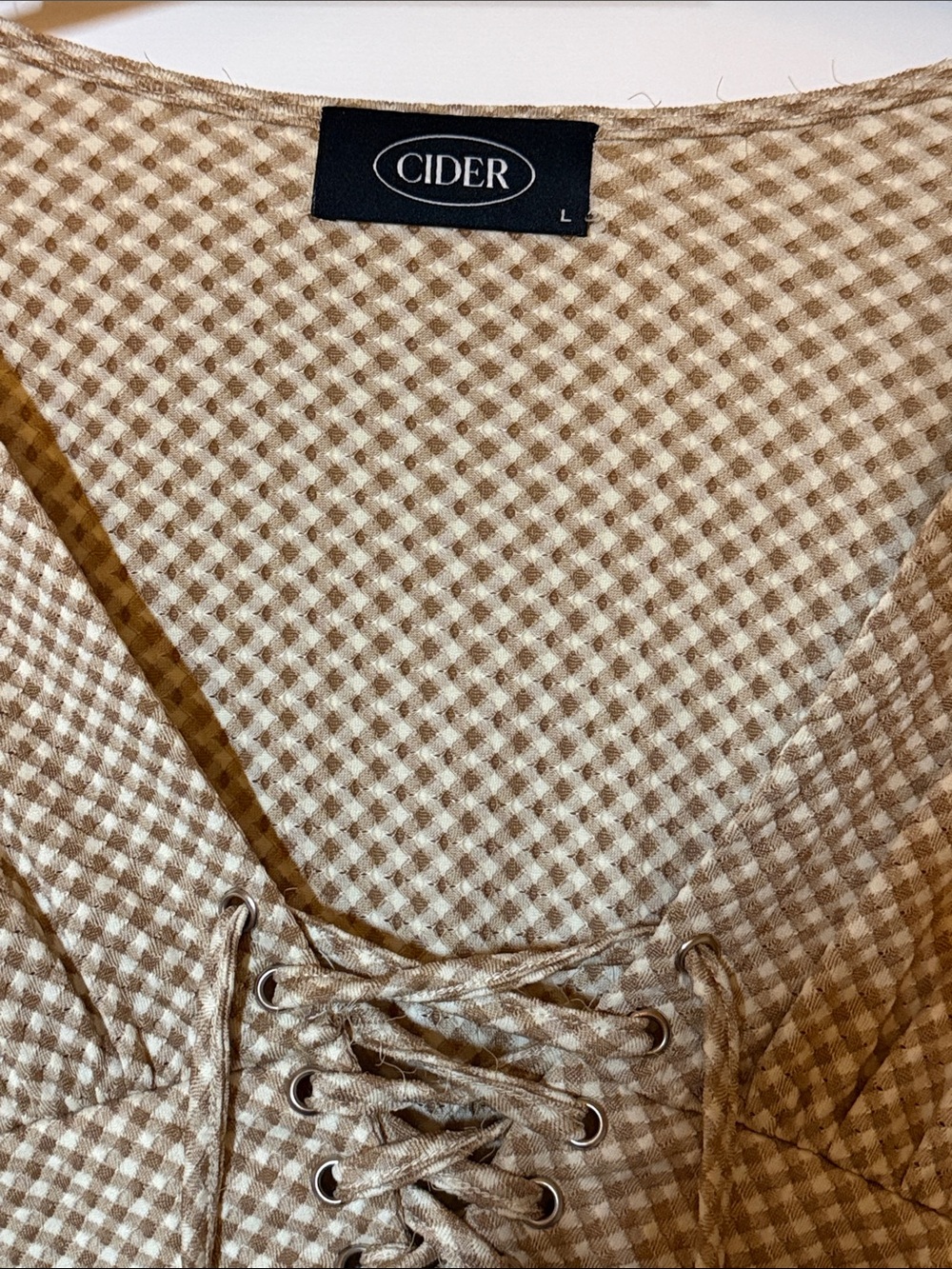 Cider Beige Houndstooth Lace-Up Crop Top - Picture 2 of 5